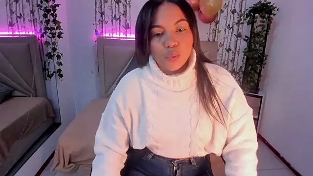 Snapshot of adhara_angelss chatting on 05.12.26 adhara angelss online show from 05.12.26