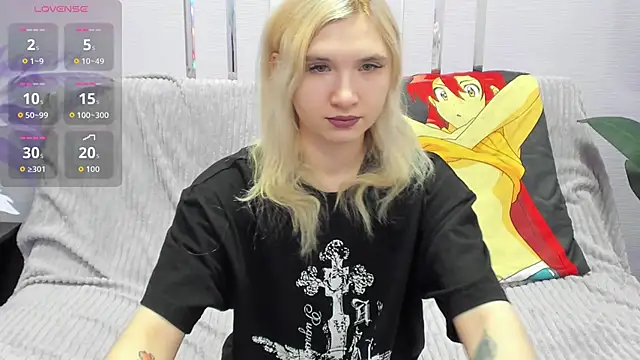 Snapshot of Naomi_Blondie chatting on 03.23.26 Naomi Blondie online show from 03.23.26