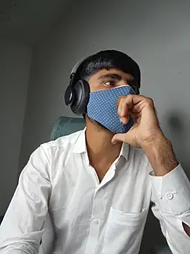 Snapshot of mavin_ chatting on 05.16.26 mavin online show from 05.16.26