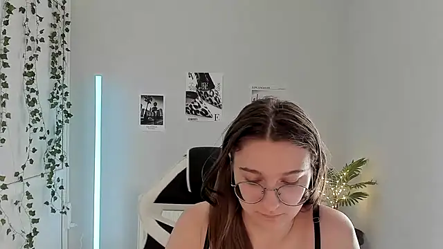 Snapshot of Mia_kristal chatting on 07.07.26 Mia kristal online show from 07.07.26