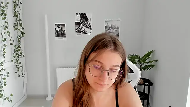 Snapshot of Mia_kristal chatting on 07.11.26 Mia kristal online show from 07.11.26