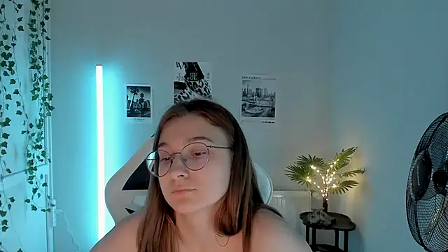 Snapshot of Mia_kristal chatting on 07.13.26 Mia kristal online show from 07.13.26
