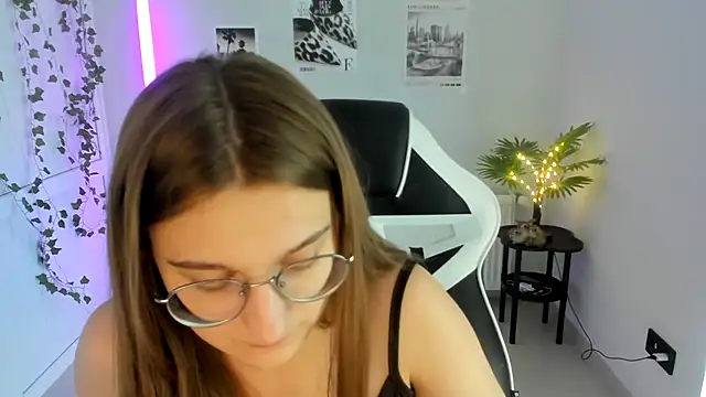 Snapshot of Mia_kristal chatting on 07.22.26 Mia kristal online show from 07.22.26