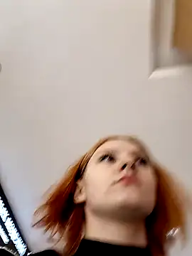 NinaParri online show from 04.07.26