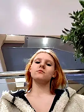 Snapshot of NinaParri chatting on 04.10.26 NinaParri online show from 04.10.26