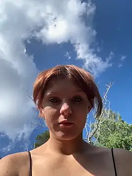 Snapshot of NinaParri chatting on 07.14.26 NinaParri online show from 07.14.26