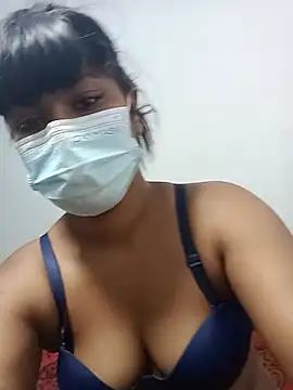 Snapshot of honeyi_babe chatting on 06.13.26 honeyi babe online show from 06.13.26