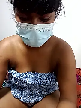 Snapshot of honeyi_babe chatting on 06.17.26 honeyi babe online show from 06.17.26