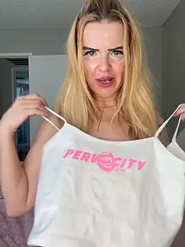 HotMilfNicole online show from 06.13.26