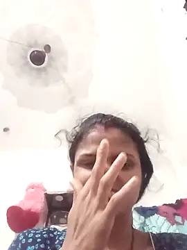 Snapshot of Leelaaji chatting on 04.25.26 Leelaaji online show from 04.25.26