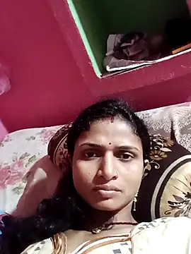 Snapshot of Leelaaji chatting on 04.28.26 Leelaaji online show from 04.28.26