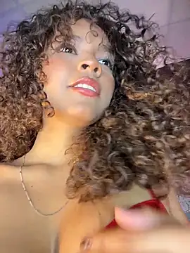 Snapshot of CurlyOopsieXXX chatting on 04.17.26 CurlyOopsieXXX online show from 04.17.26