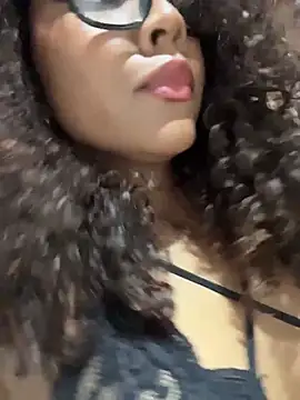 Snapshot of CurlyOopsieXXX chatting on 05.15.26 CurlyOopsieXXX online show from 05.15.26