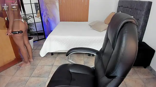 Snapshot of dulce-nicoll chatting on 06.19.26 dulce-nicoll online show from 06.19.26