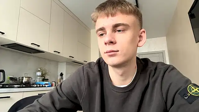 Snapshot of SoloFury chatting on 04.02.26 SoloFury online show from 04.02.26