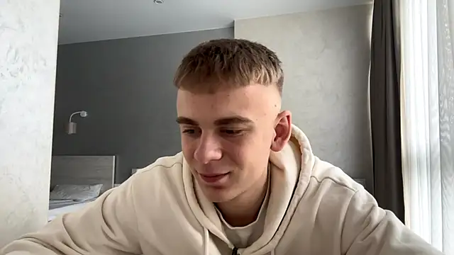 Snapshot of SoloFury chatting on 04.08.26 SoloFury online show from 04.08.26
