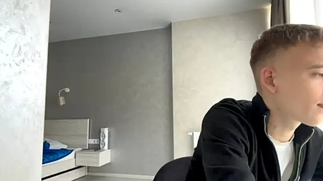 Snapshot of SoloFury chatting on 04.13.26 SoloFury online show from 04.13.26