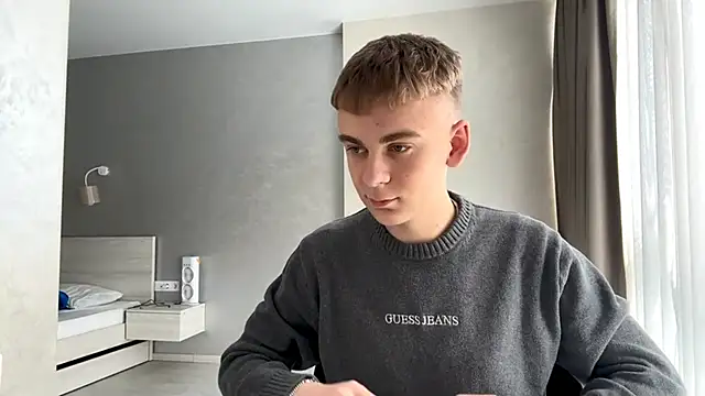 Snapshot of SoloFury chatting on 04.22.26 SoloFury online show from 04.22.26