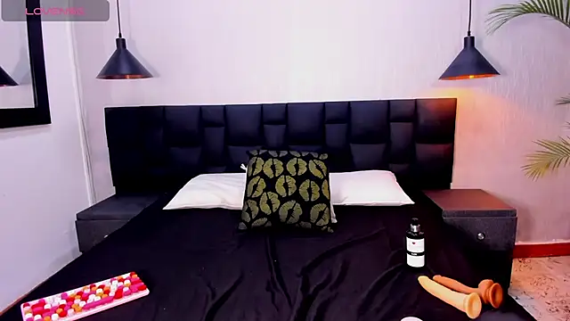 Zoee Miller  online show from 03.25.26