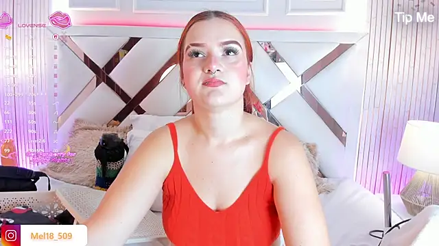 Snapshot of melanieklaus2 chatting on 06.25.26 melanieklaus2 online show from 06.25.26