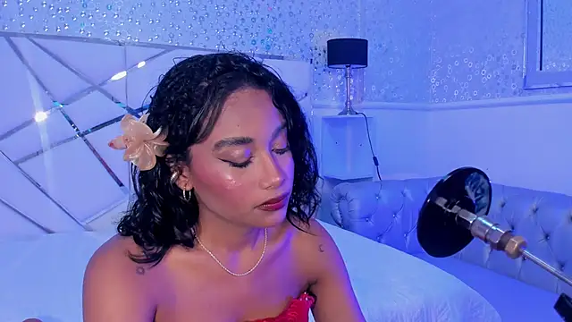 Horny Brunette  online show from 04.17.26