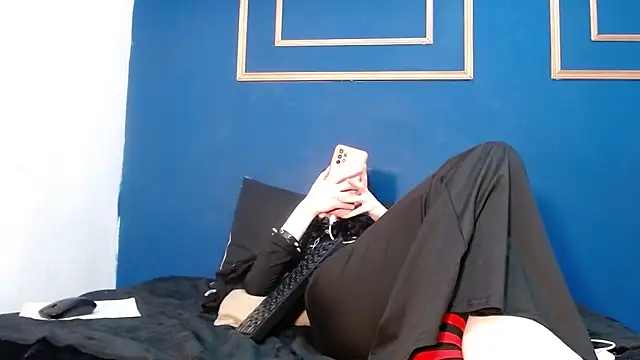 Snapshot of Fantasy-Dreams chatting on 03.28.26 Fantasy-Dreams online show from 03.28.26