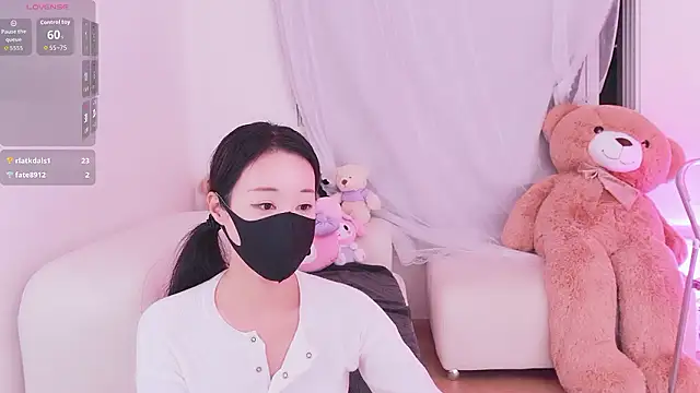 Snapshot of sexyjoy95 chatting on 05.06.26 sexyjoy95 online show from 05.06.26