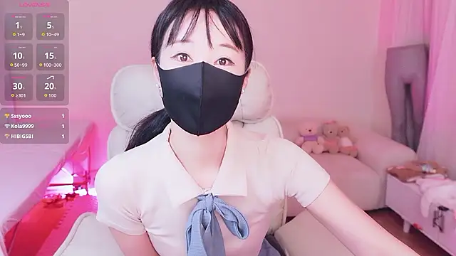 Snapshot of sexyjoy95 chatting on 06.02.26 sexyjoy95 online show from 06.02.26