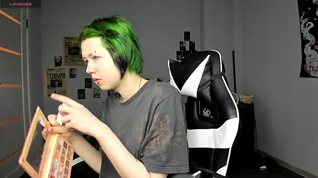 Snapshot of LittleKittenStar chatting on 03.30.26 LittleKittenStar online show from 03.30.26