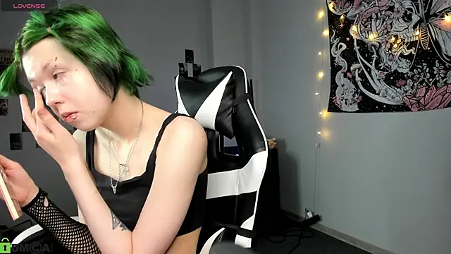 Snapshot of LittleKittenStar chatting on 03.31.26 LittleKittenStar online show from 03.31.26