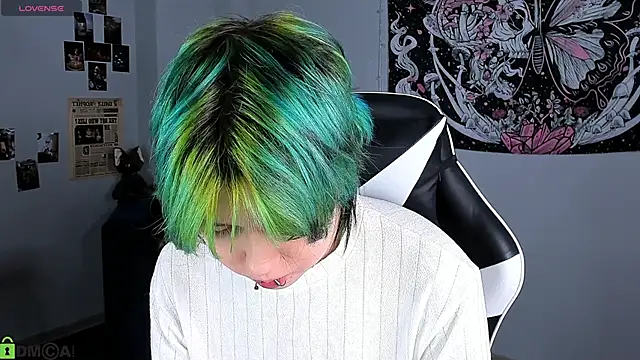 Snapshot of LittleKittenStar chatting on 04.23.26 LittleKittenStar online show from 04.23.26