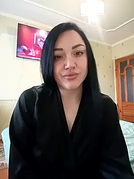 Snapshot of Elsie-Nora chatting on 04.21.26 Elsie-Nora online show from 04.21.26