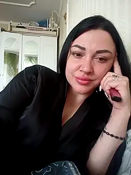Snapshot of Elsie-Nora chatting on 05.07.26 Elsie-Nora online show from 05.07.26