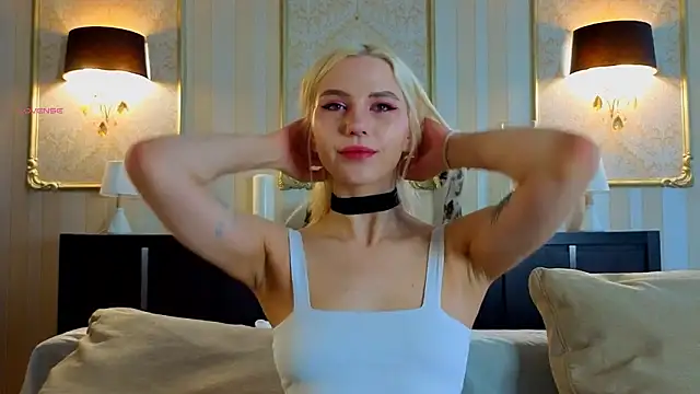 Snapshot of GladyDarras chatting on 03.22.26 GladyDarras online show from 03.22.26