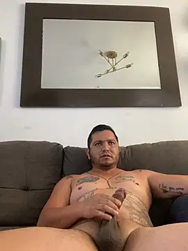 Snapshot of HOTB0Y18 chatting on 03.28.26 HOTB0Y18 online show from 03.28.26