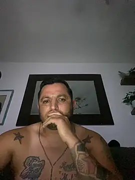 Snapshot of HOTB0Y18 chatting on 03.30.26 HOTB0Y18 online show from 03.30.26