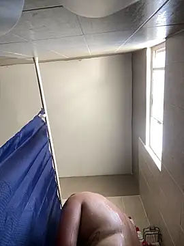 Snapshot of HOTB0Y18 chatting on 04.08.26 HOTB0Y18 online show from 04.08.26