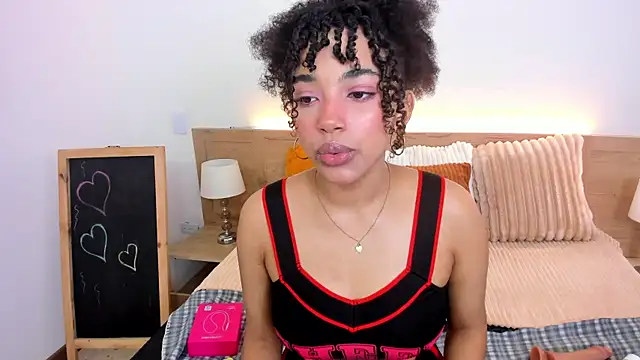Snapshot of JazmyXXX chatting on 05.26.26 JazmyXXX online show from 05.26.26