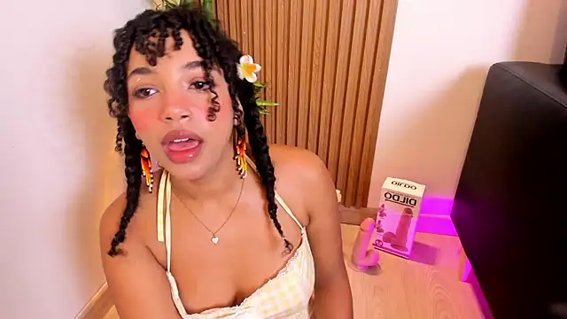 Snapshot of JazmyXXX chatting on 06.20.26 JazmyXXX online show from 06.20.26