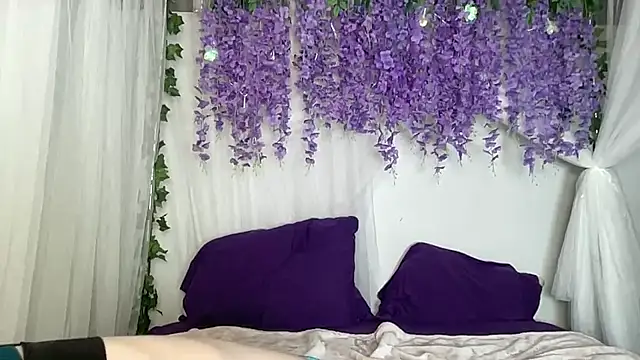 ElfGirlAna online show from 06.10.26