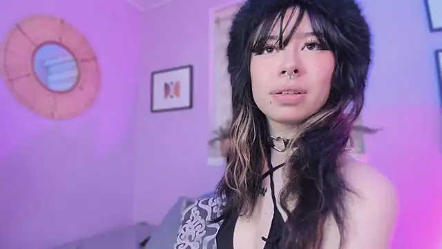 Snapshot of _Judaline_ chatting on 03.30.26 Judaline online show from 03.30.26