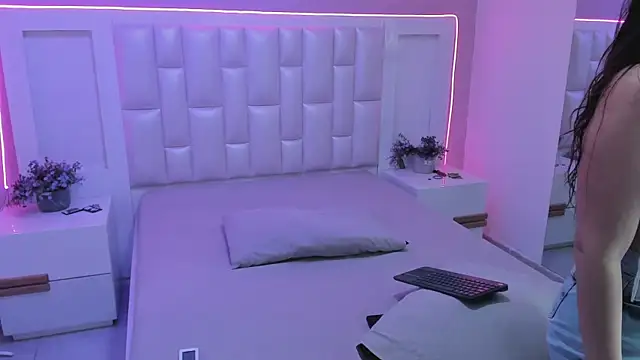 KylieLumi online show from 04.01.26