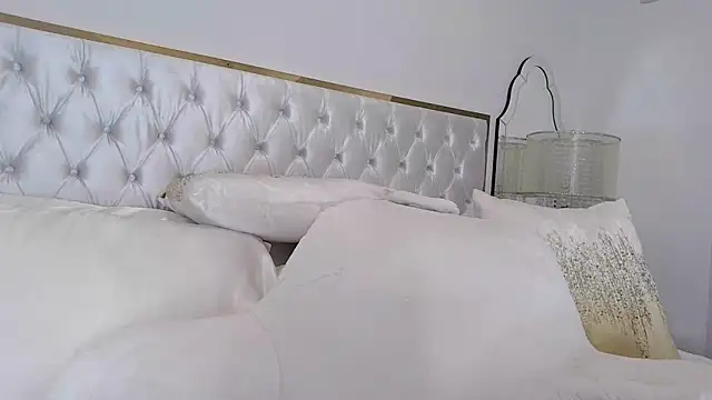 alexandragabrielle online show from 04.19.26