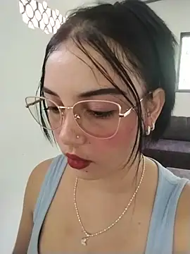 Snapshot of veleria_allurin chatting on 07.15.26 veleria allurin online show from 07.15.26