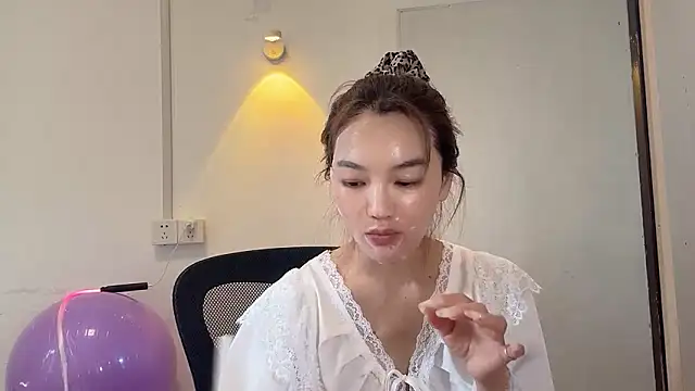 Snapshot of leilei998 chatting on 04.15.26 leilei998 online show from 04.15.26