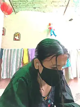 Snapshot of REENA-STRIP chatting on 05.14.26 REENA-STRIP online show from 05.14.26