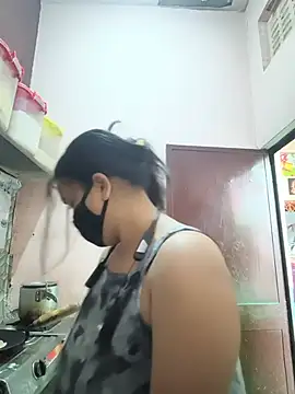 Snapshot of REENA-STRIP chatting on 05.16.26 REENA-STRIP online show from 05.16.26