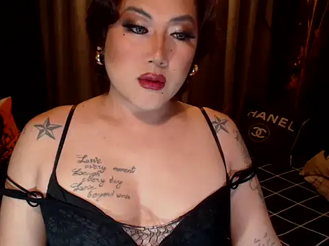 Snapshot of YourMistressAggy chatting on 05.17.26 YourMistressAggy online show from 05.17.26