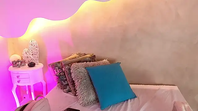 BellaRouxxx online show from 05.09.26