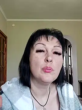 HelgaDennis online show from 04.24.26